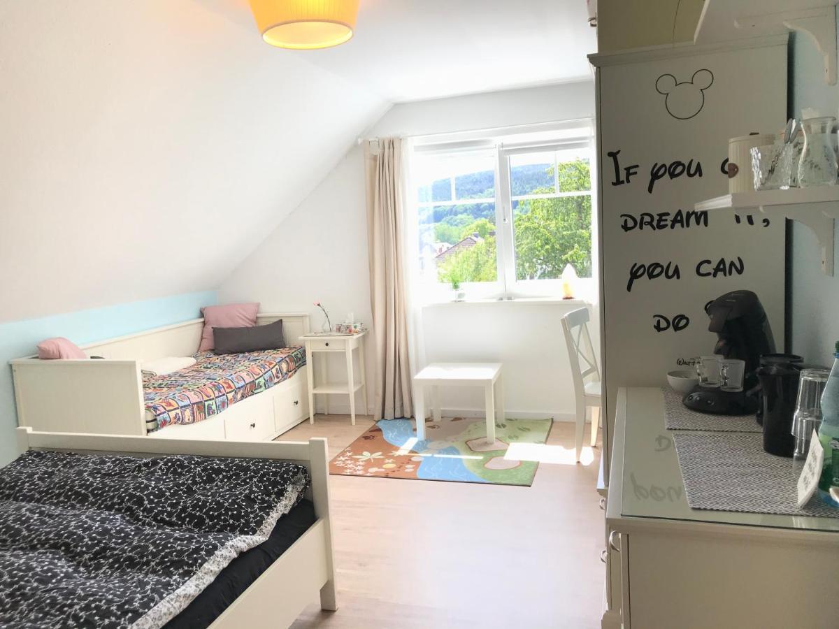 Campbell'S Ridge - Familienzimmer Im Kurviertel Von Бад Орб Екстериор снимка